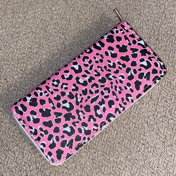piper lotus Handbags - Piper lotus zipper wallet zipper around brown pink leopard print NWT Animal
